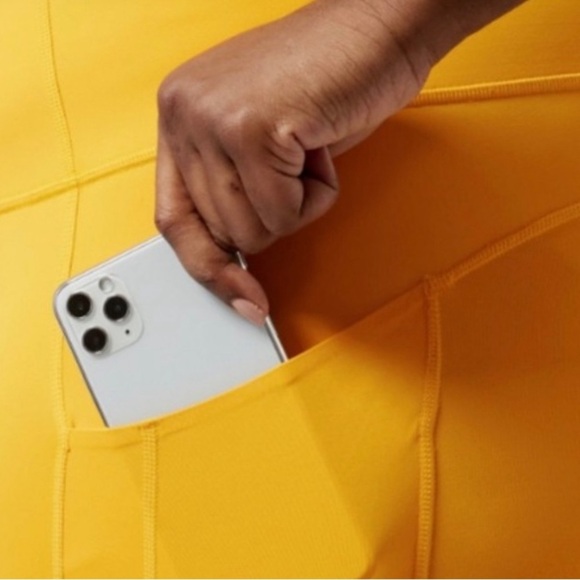 NWT Athleta Ultimate stash II Capri size Large. - Picture 2 of 10